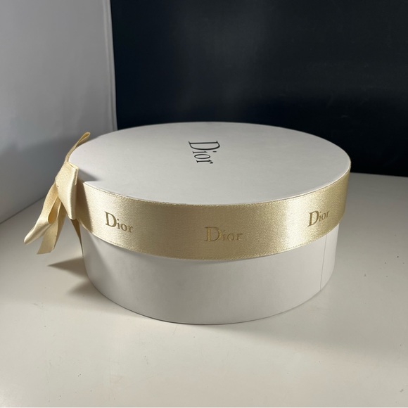 Dior White/Gold Round Hat Box W/ Pillow- 9 1/4” Diameter- Empty - Picture 6 of 16